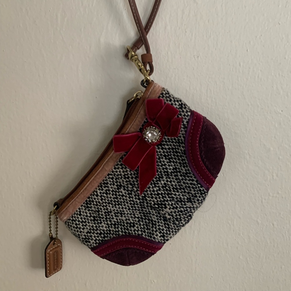 VINTAGE COACH WRISTLET